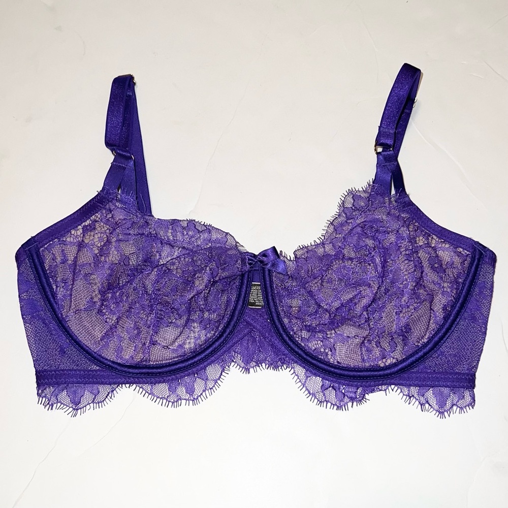 Victoria’s Secret Very Sexy Unlined Demi Bra
